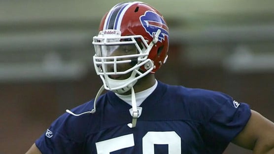 Chicago Bears to make a Play for Former Bills 1st Round Pick Aaron Maybin