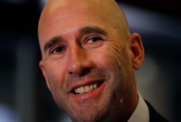 Cubs make offer to Dale Sveum
