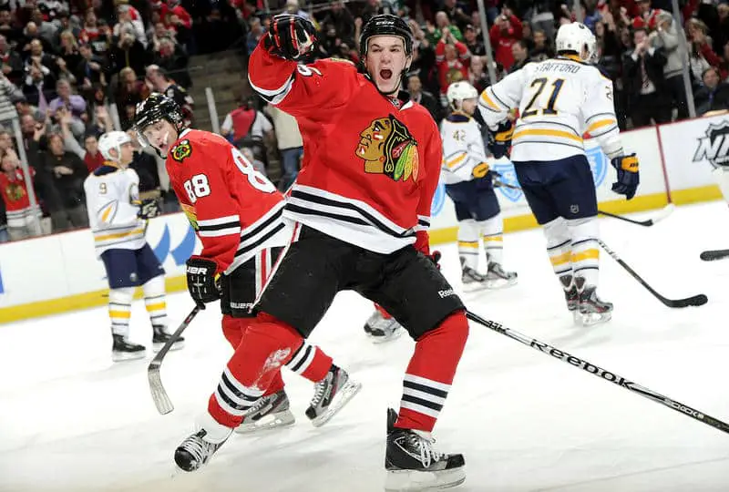 Chicago Back On Top, Route Buffalo 6-2