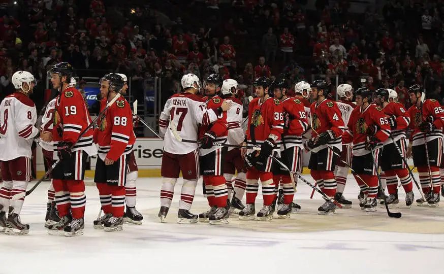Coyotes take series, eliminate Blackhawks with 4-0 win in Game 6