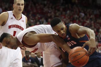 Illinois fall to 2-7 in BIG after falling to Wisconsin