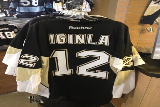 Jarome Iginla will sport black and gold for the remainder of the season (Yahoo)