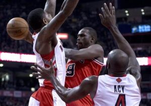 Exhausted Bulls fall to Raptors 97-88 1 BULLS-RAPS