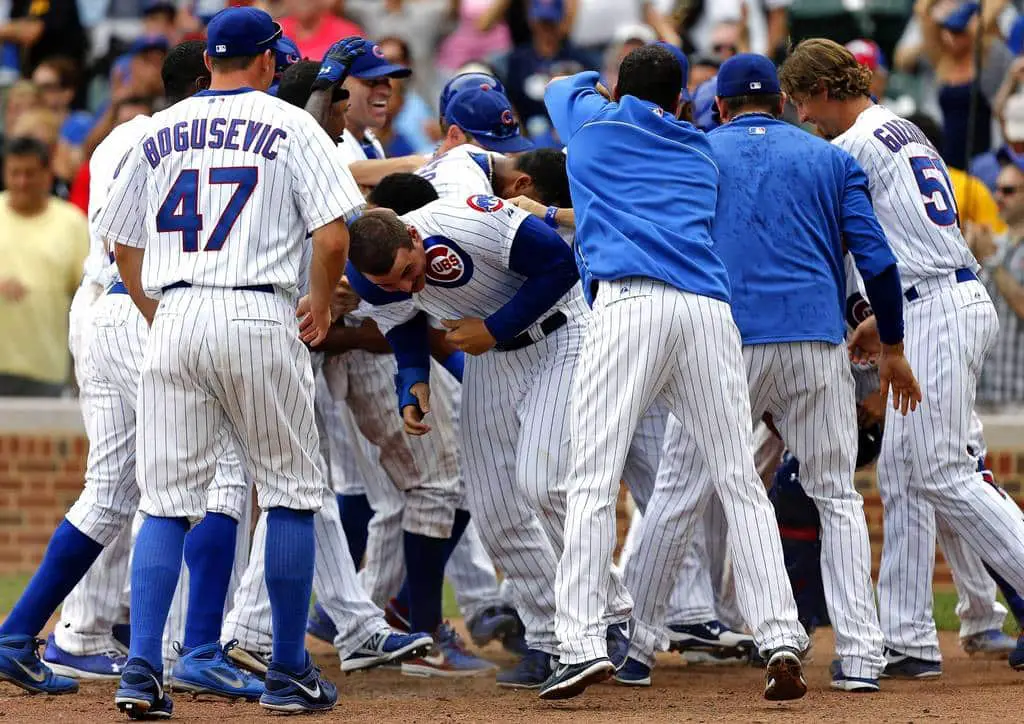 Navarro’s sac fly sinks Pirates 4-3 in extras for series win 1 Jos M. Osorio, Chicago Tribune