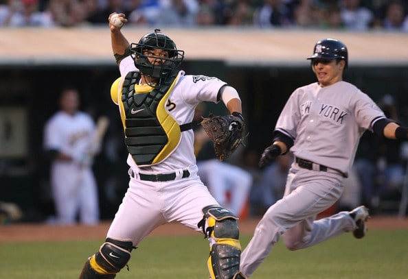 Chicago Cubs Have Interest in Catcher Kurt Suzuki