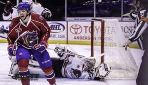 IceHogs Fall to Bulldogs 2-1 1 Christian Thomas (HAM) beats netminder Scott Darling (RFD) to score.