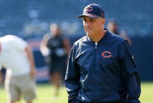Report Chicago Bears to re sign Vic Fangio as DC