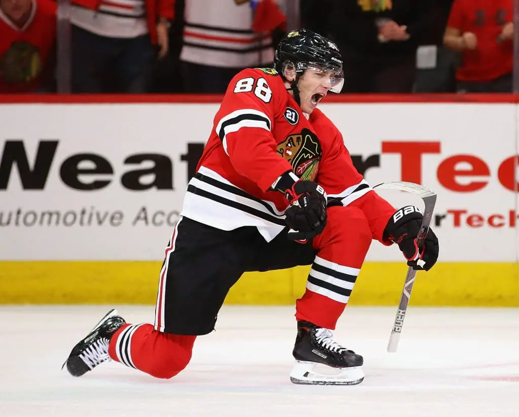 Patrick Kane nets hat trick as Chicago Blackhawks end winless streak