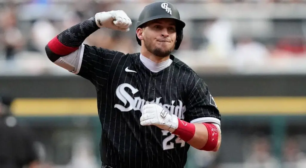 Yasmani Grandal Chicago White Sox 1040x572 1
