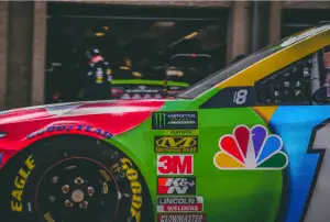 Watch the Chicago summer race or try yourself as a driver?