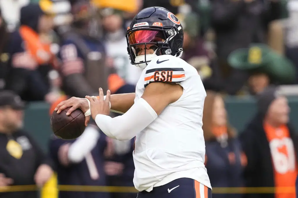 NFL: Chicago Bears at Las Vegas Raiders Justin Fields