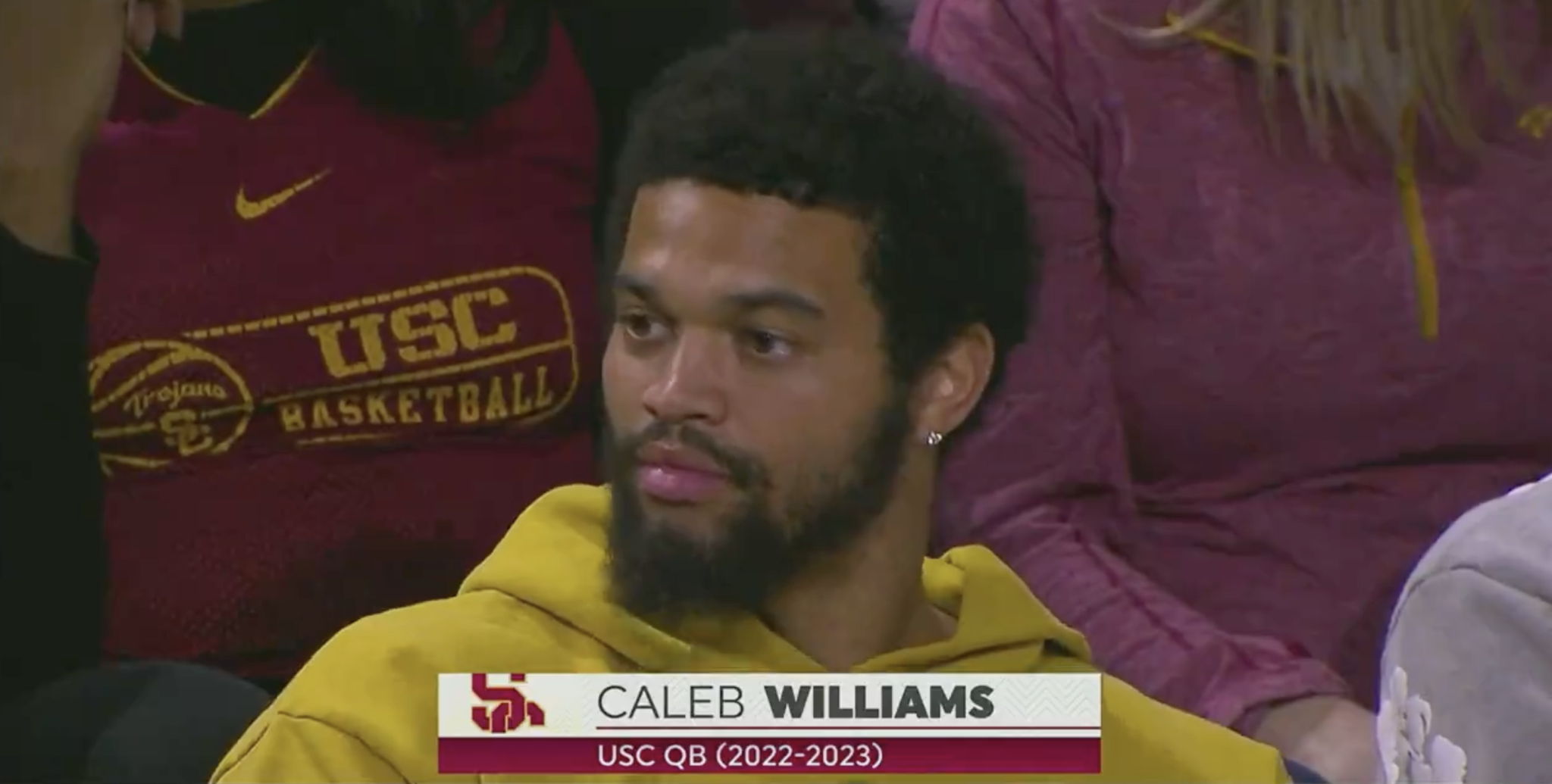 Caleb Williams' nails, phone case at USC women's basketball game draws ...