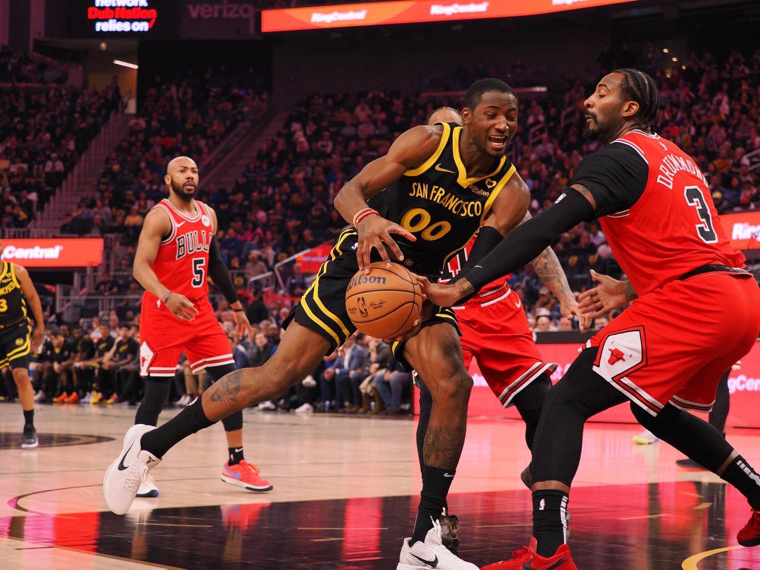 NBA insider claims Bulls have interest in ostracized Warriors star