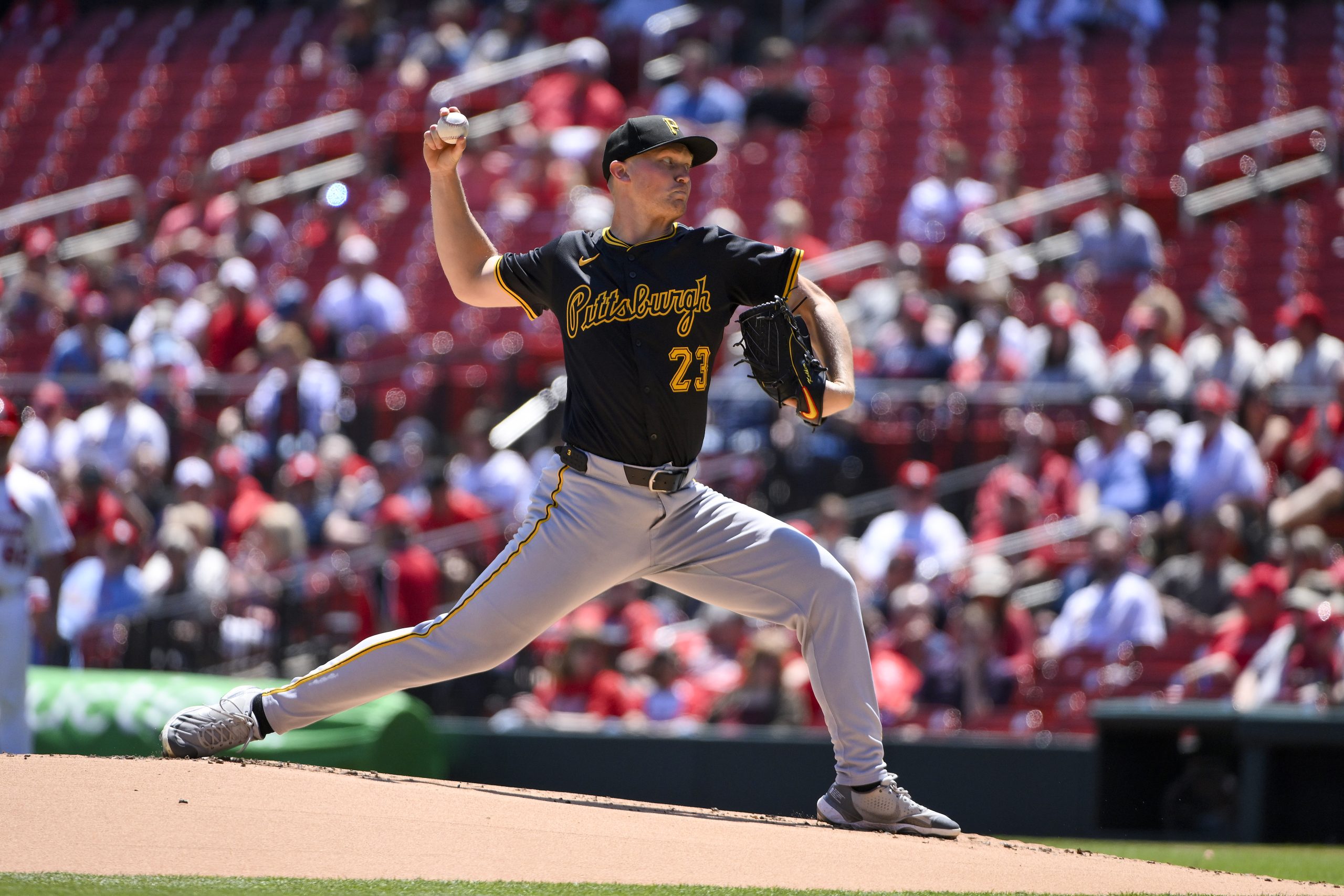 Report: Chicago Cubs willing to trade top prospect in deal for division rival starter