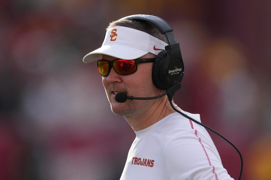 NCAA Football: Notre Dame at Southern California Southern California Trojans head coach Lincoln Riley reacts against the Notre Dame Fighting Irish in the second half at United Airlines Field at Los Angeles Memorial Coliseum.