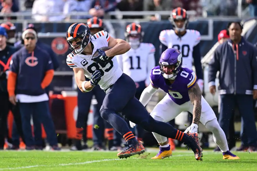 NFL: Minnesota Vikings at Chicago Bears Colston Loveland being paired with Cole Kmet will enable to rookie pass-catcher to be productive due to a lack of opposing pass coverage.
