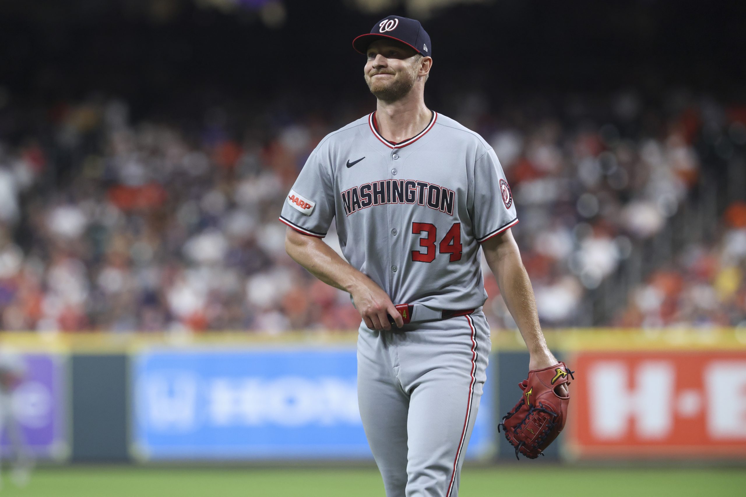 Chicago Cubs acquire veteran pitcher for two prospects: Insider