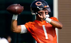 Jimmy Graham Compares Justin Fields to Super Bowl Winning Quarterback